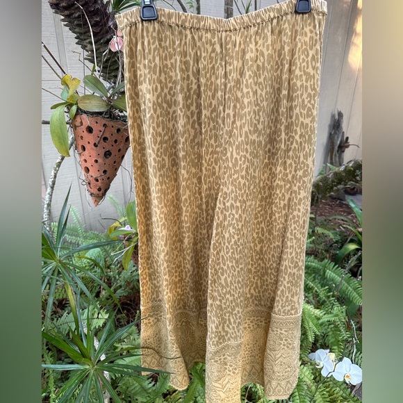 Spell Wild Things Wide Leg Pants BNWT Size Large - Picture 7 of 10